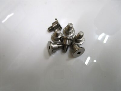 鉄製特殊ピンに無電解ニッケルメッキ加工を施した事例｜大阪府東大阪市