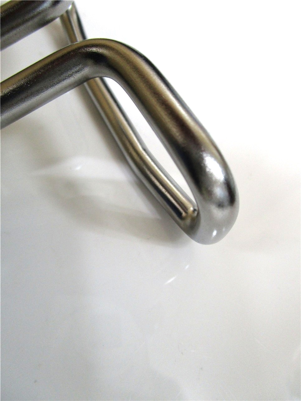 ブラスト加工した鉄製フォルダーに三価クロムメッキ加工を施した事例｜大阪市