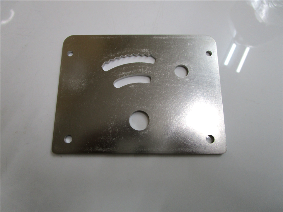 鉄製ガイドプレートへの無電解ニッケルメッキ加工|大阪市